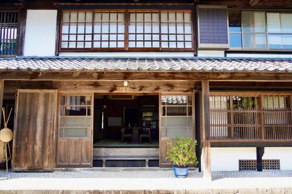 佐渡島に残る築130年の伝統的な古民家｜東夢 Villa Sado Bagian luar foto