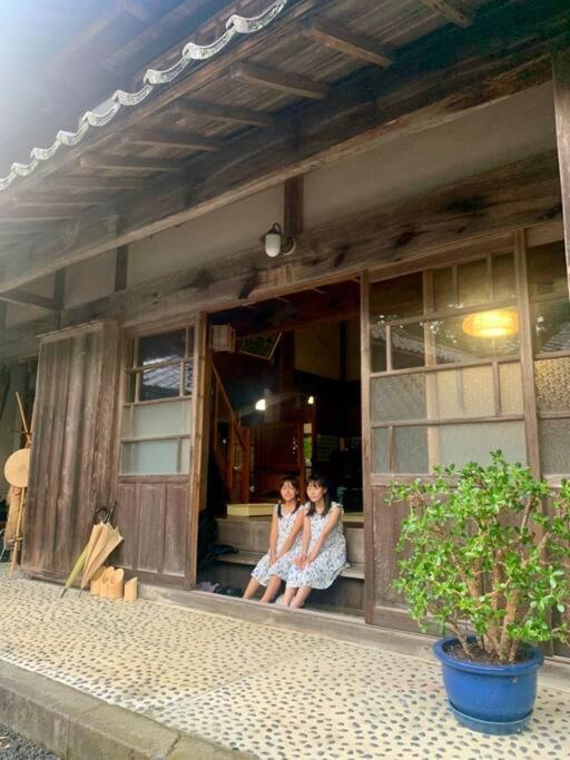 佐渡島に残る築130年の伝統的な古民家｜東夢 Villa Sado Bagian luar foto