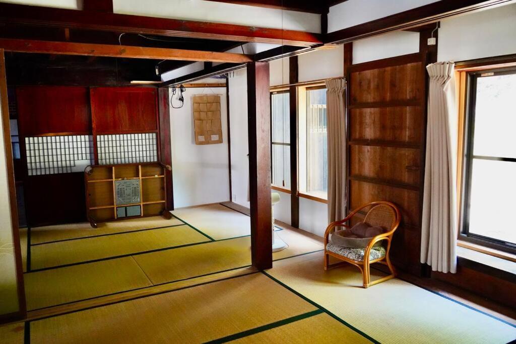 佐渡島に残る築130年の伝統的な古民家｜東夢 Villa Sado Bagian luar foto