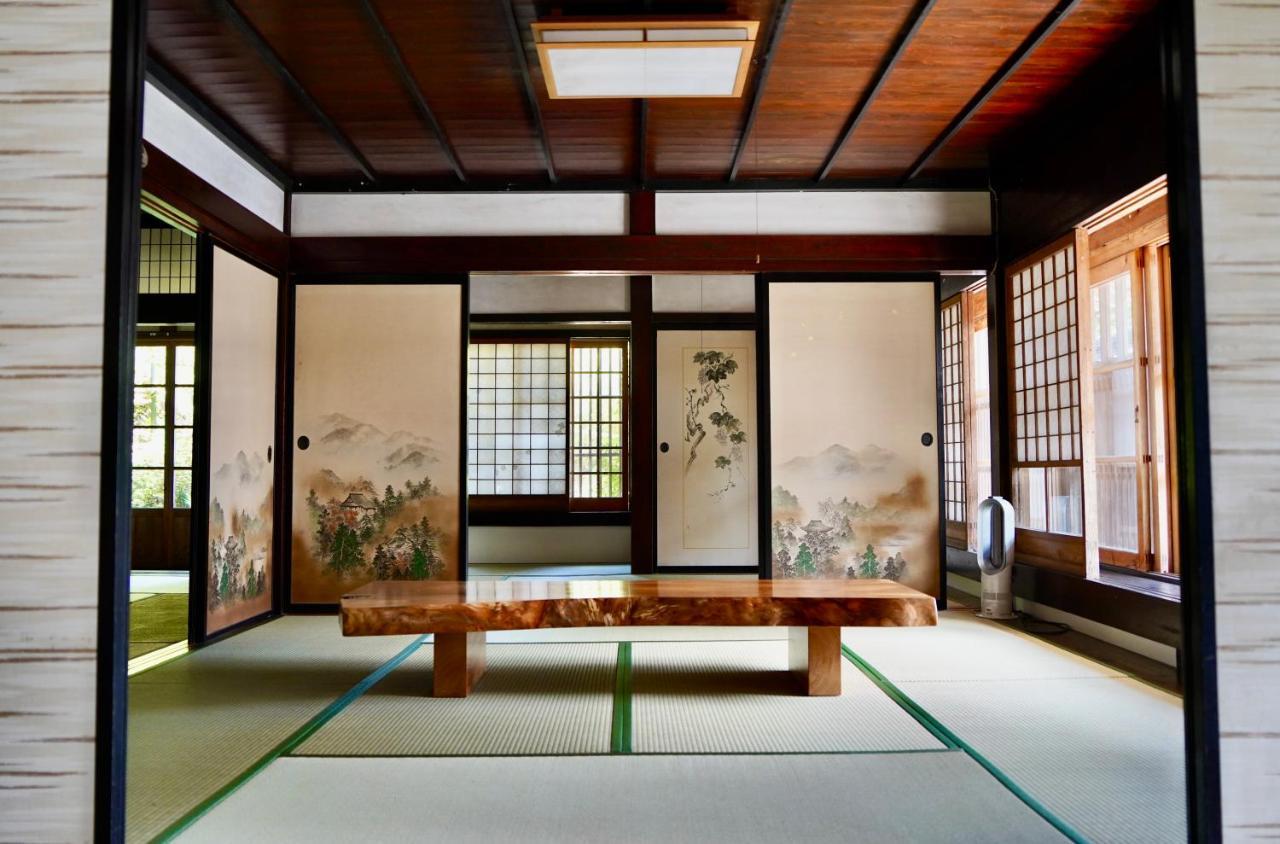 佐渡島に残る築130年の伝統的な古民家｜東夢 Villa Sado Bagian luar foto